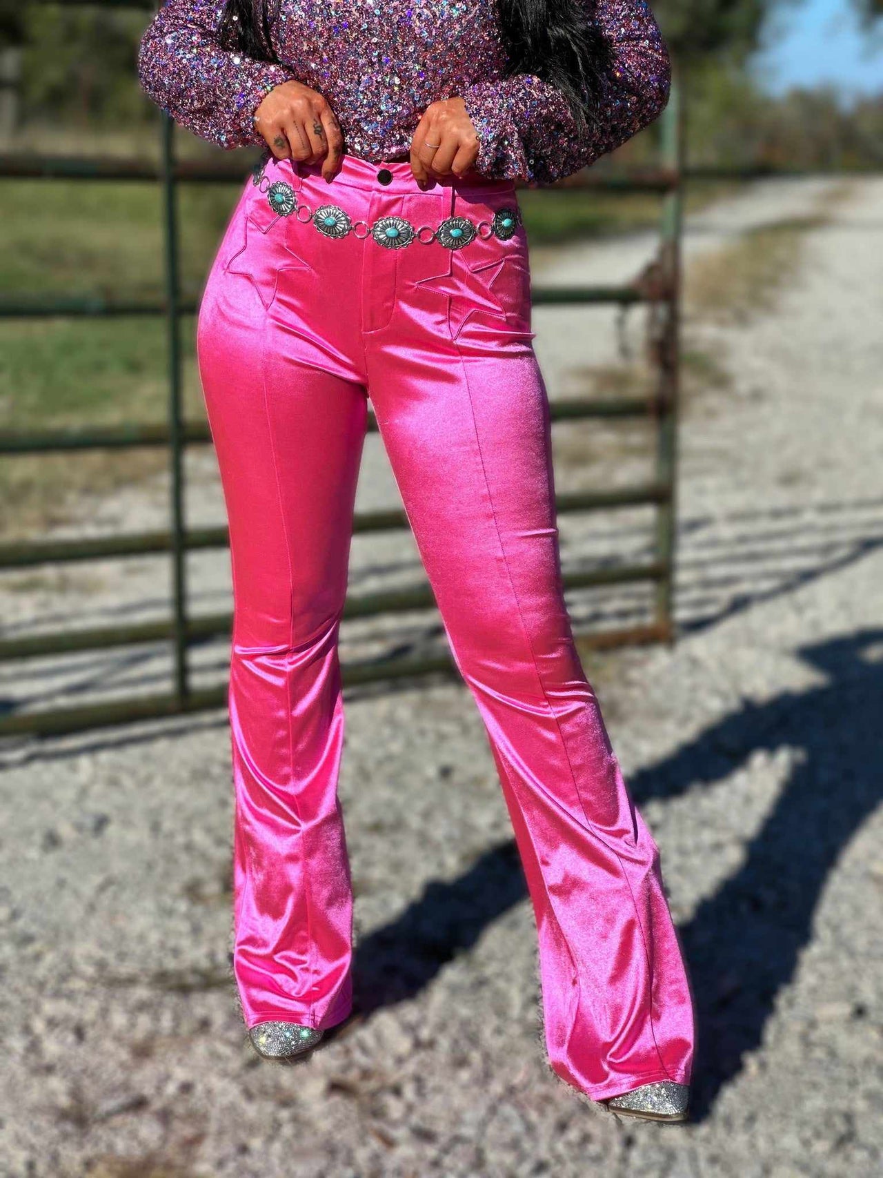 Naja Diamond: Savoring Summer in ma Hot Pink pants!! | Hot pink pants, Pink  pants outfit, Pink pants